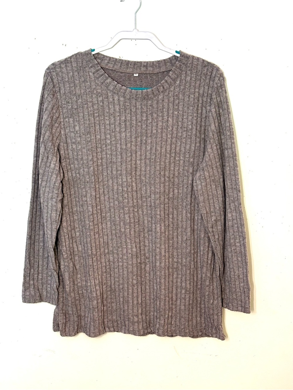 Women's Soft Ribbed Knit Long-Sleeve Sweater- Gray. Size XL. NWOT.